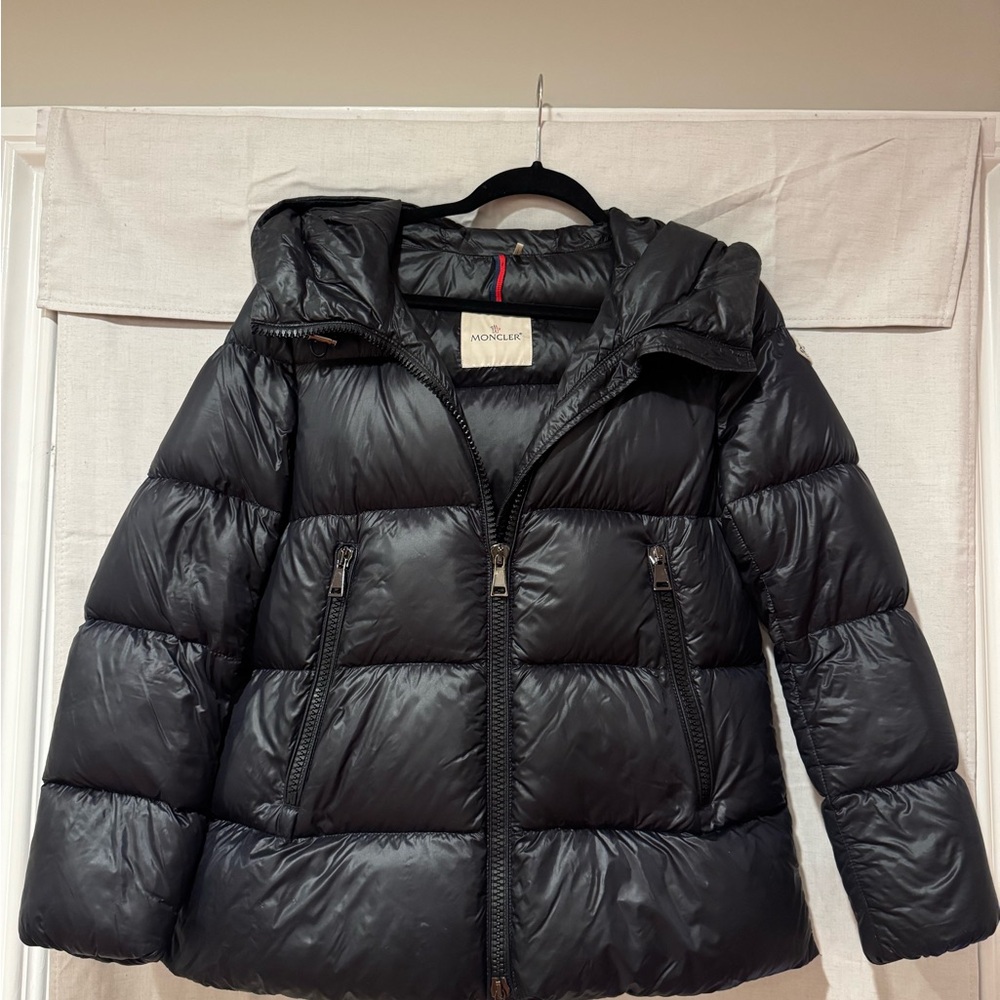 Moncler Women's Black Serittes Hooded Down Jacket Puffer